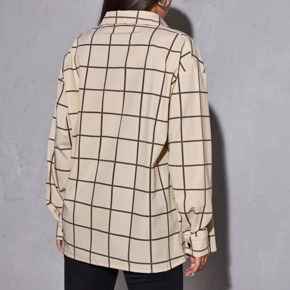 Button up blouse - Picture 2 of 2